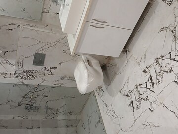 Bathroom in 4 BHK Builder Floor at Uppal Southend, Sector 49 – for Rent