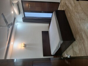 Furnished Amenities in 4 BHK Builder Floor at Unitech South City II, Sector 50 – for Rent