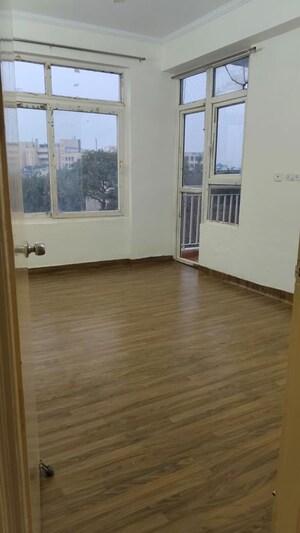 Room in 3 BHK Apartment at Maxworth Premier Urban, Sector 15 – for Rent