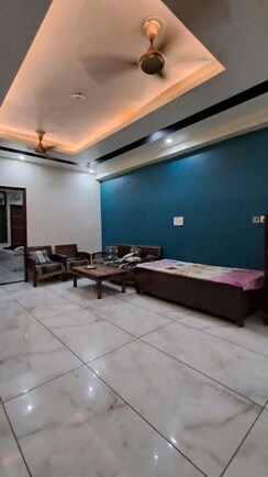 3 BHK Builder Floor For Rent in Sector 15