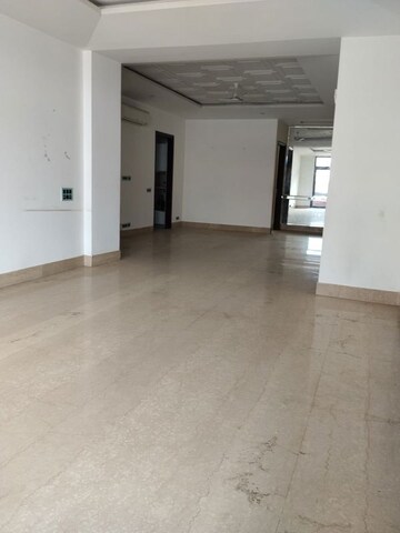 Room in 3 BHK Builder Floor at Sector 15 – for Rent