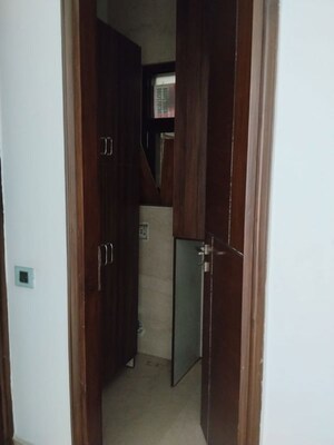 Attached Bathroom in 3 BHK Builder Floor at Sector 15 – for Rent