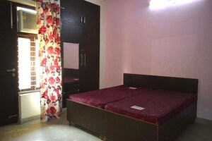 Bedroom in 4 BHK Builder Floor at Sector 14 – for Rent
