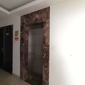 Room in 3.5 BHK Apartment at Smart World Gems, Sector 89 – for Rent