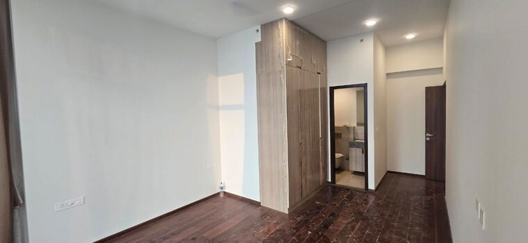 Room, k-raheja-modern-vivarea 3.5 Bedroom 2400 Sq.Ft. Apartment In Mahalaxmi Mumbai 9727013