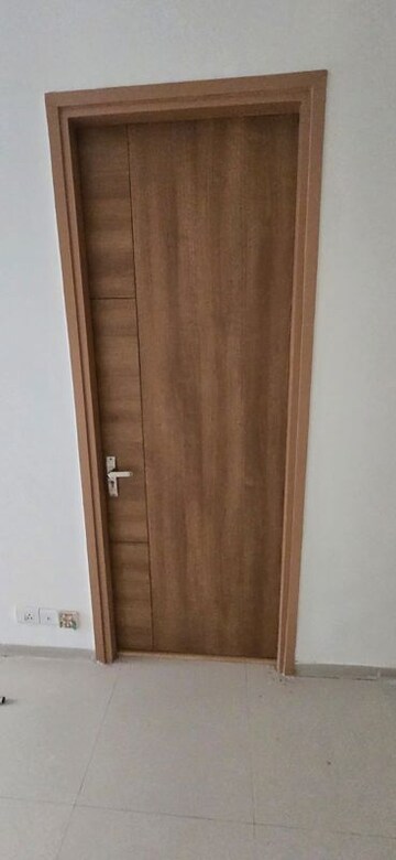 Furnished Amenities in 3.5 BHK Villa at Vatika Signature Villas, Sector 82 – for Rent