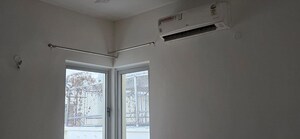 Room in 3.5 BHK Villa at Vatika Signature Villas, Sector 82 – for Rent