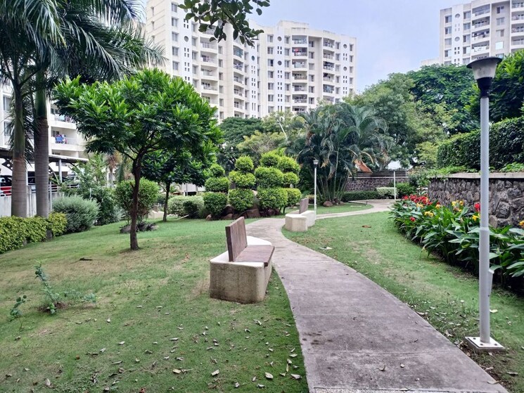 Garden, vascon-forest-county 3 Bedroom 1820 Sq.Ft. Apartment In Kharadi Pune 9727016