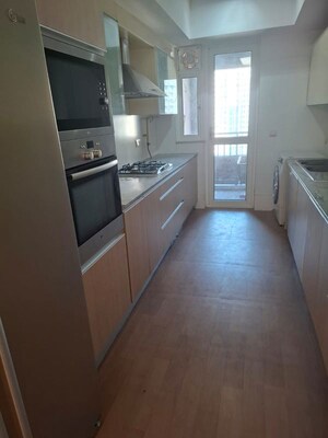 Kitchen in 2 BHK Apartment at DLF Regency Park I, Dlf Phase iv – for Rent