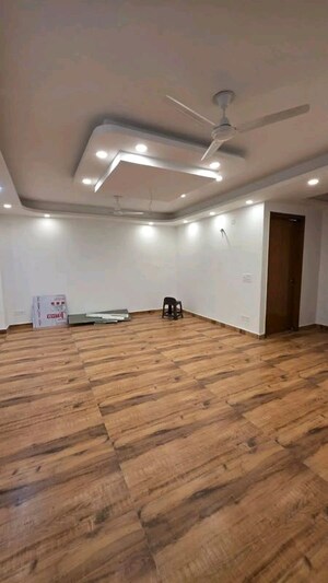 Room in 4 BHK Builder Floor at Chattarpur – for Rent