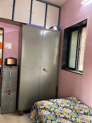 Bedroom in 1.5 BHK Apartment at Someshwar CHS, Vashi Sector 14 – for Rent