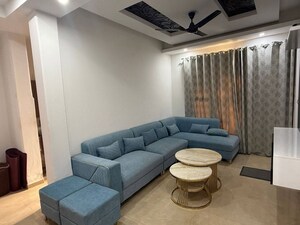 Living Room in 2 BHK Builder Floor at Sector 43 – for Rent