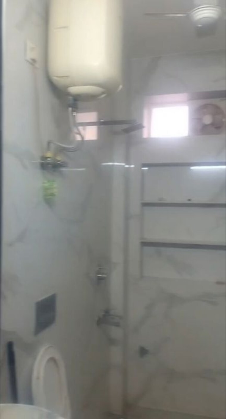 Bathroom, patel nagar 2 Bedroom 1000 Sq.Ft. Builder Floor In Patel Nagar Delhi 9727093