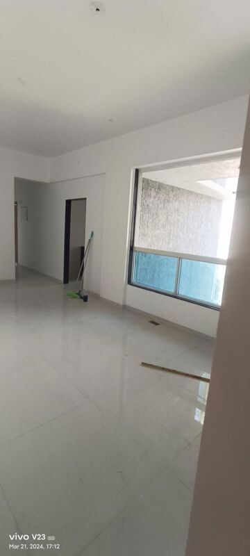 Room in 3 BHK Apartment at Shreeji Atlantis, Malad West – for Sale