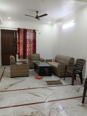Living Room in 2 BHK Builder Floor at Sector 27 – for Rent