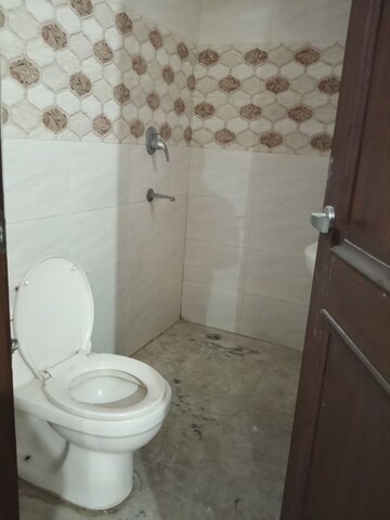 Bathroom in 2 BHK Builder Floor at Sector 27 – for Rent