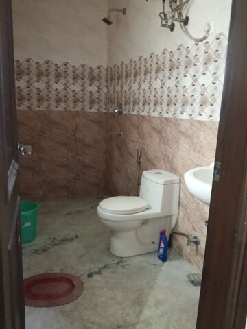 2 BHK Builder Floor For Rent in Sector 27