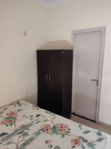 Room in 2 BHK Builder Floor at Sector 55 – for Rent