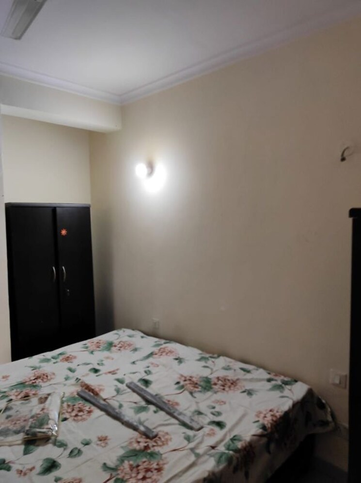 Bedroom, sector 55 2 Bedroom 250 Sq.Yd. Builder Floor In Sector 55 Gurgaon 9727132