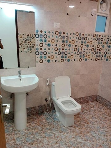 Bathroom in 4 BHK Apartment at Saya Gold Avenue, Vaibhav Khand – for Rent