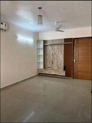 Room in 5 BHK Villa at Tata Primanti Villas, Sector 72 – for Sale