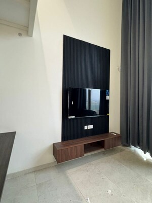 Room in Studio Apartment at M3M Sky Lofts, Sector 71 – for Rent