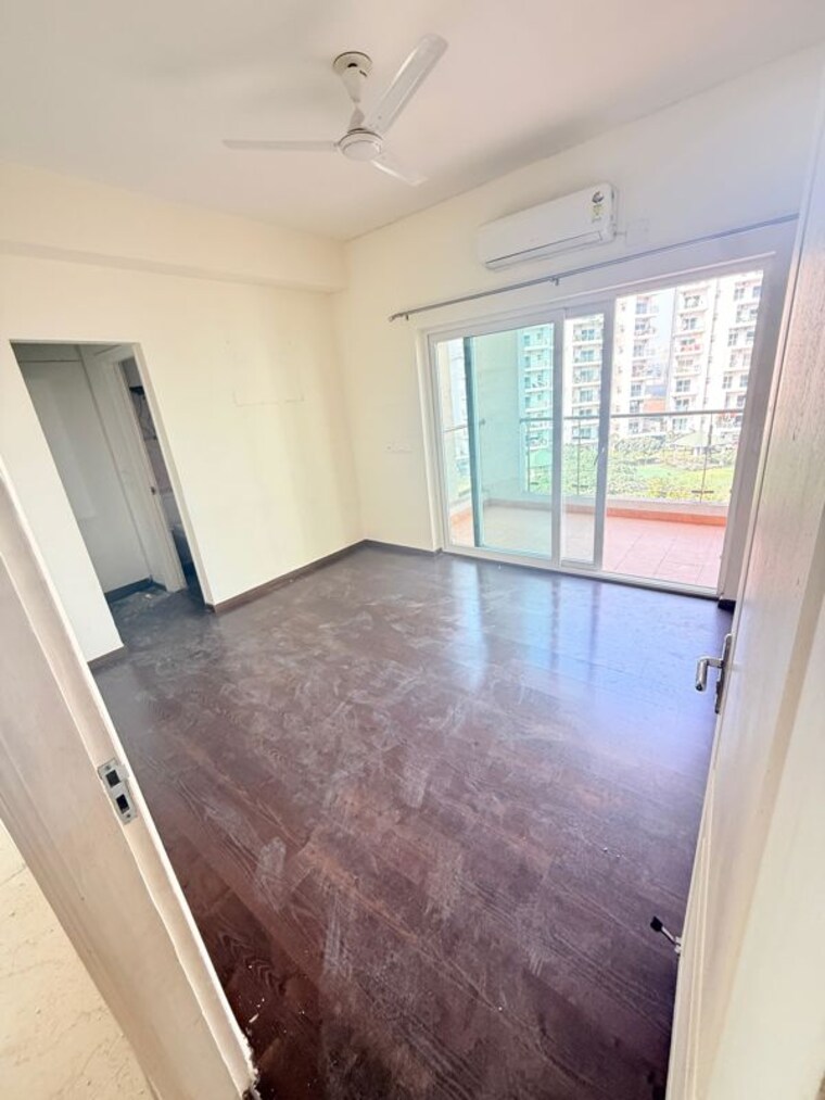 Room, shree-vardhman-victoria 2.5 Bedroom 1350 Sq.Ft. Apartment In Sector 70 Gurgaon 9727238