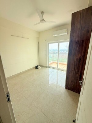 Room in 2.5 BHK Apartment at Shree Vardhman Victoria, Sector 70 – for Rent