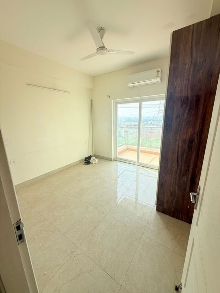 Room, shree-vardhman-victoria 2.5 Bedroom 1350 Sq.Ft. Apartment In Sector 70 Gurgaon 9727238