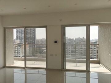 Room in 3 BHK Apartment at Millennium Emirus, Wakad – for Sale