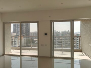 Room in 3 BHK Apartment at Millennium Emirus, Wakad – for Sale