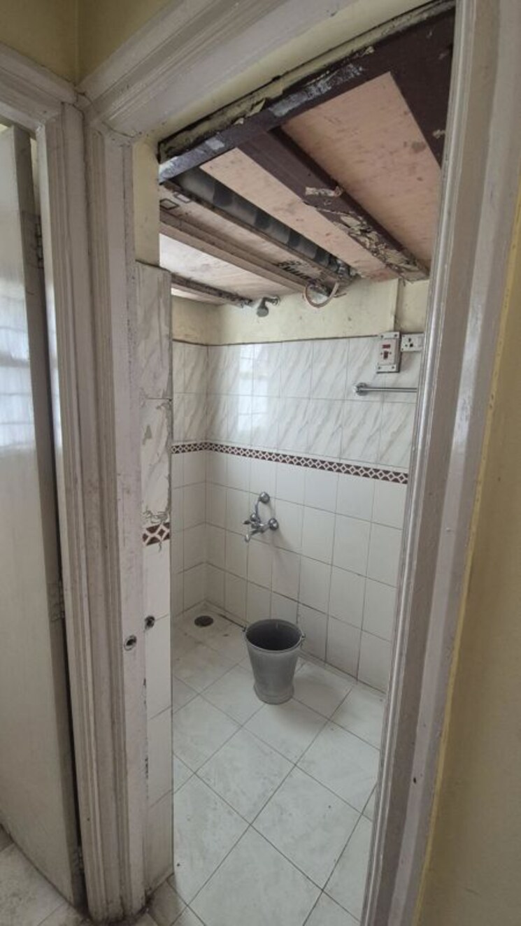 Bathroom, b-u-bhandari-rakshak-nagar 2 Bedroom 1000 Sq.Ft. Apartment In Kharadi Pune 9727250