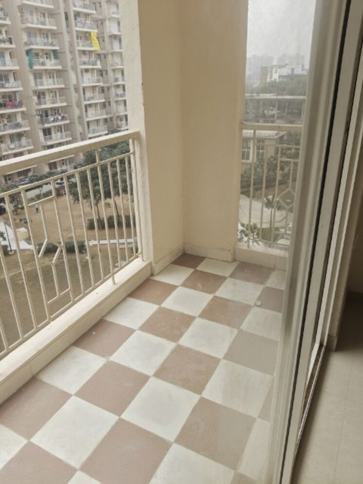 Balcony, shree-vardhman-green-court 2 Bedroom 626 Sq.Ft. Apartment In Sector 90 Gurgaon 9727271