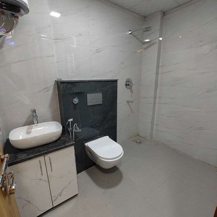 Bathroom, dlf-centre-court 1 Bedroom 800 Sq.Ft. Builder Floor In Golf Course Road Gurgaon 9727277