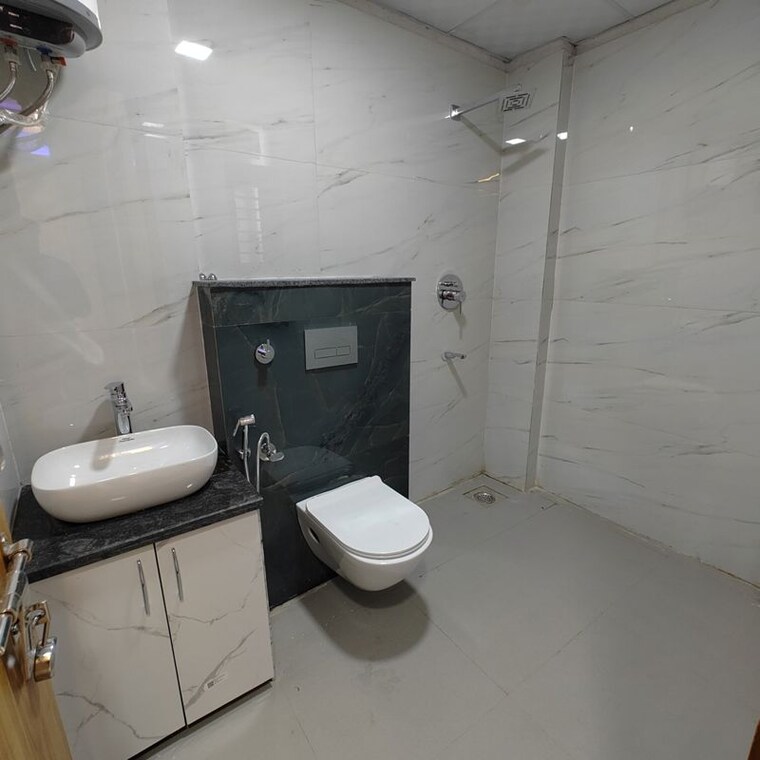 Bathroom, dlf-centre-court 1 Bedroom 800 Sq.Ft. Builder Floor In Golf Course Road Gurgaon 9727277