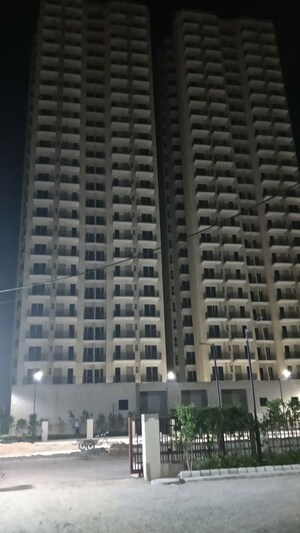 2 BHK Apartment For Sale in MRG The Meridian, Sector 89