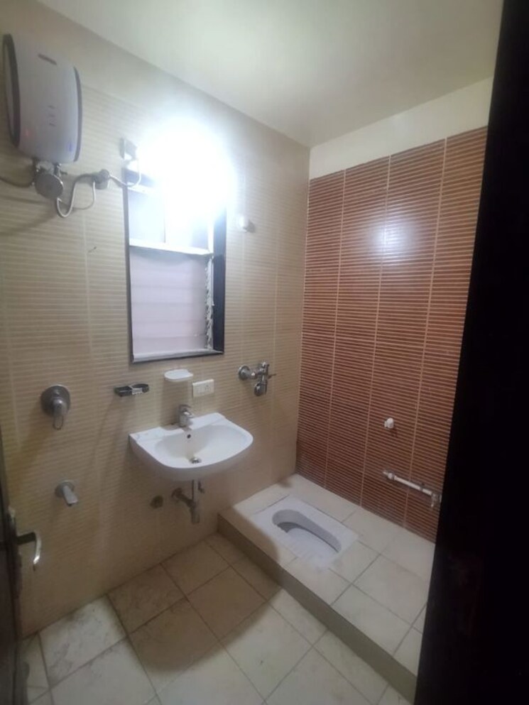 Bathroom, nyati-ethos 2 Bedroom 1001 Sq.Ft. Apartment In Undri Pune 9727282