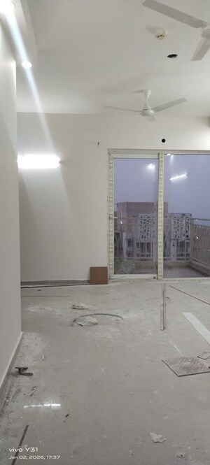 Room in 3 BHK Apartment at Mahagun Mywoods, Sector 16c Greater Noida – for Rent