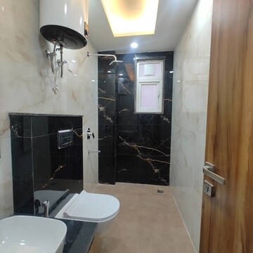 Team Area in 3 BHK Builder Floor at AS Tower, Sector 45 – for Rent