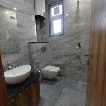 Bathroom in 3 BHK Builder Floor at AS Tower, Sector 45 – for Rent