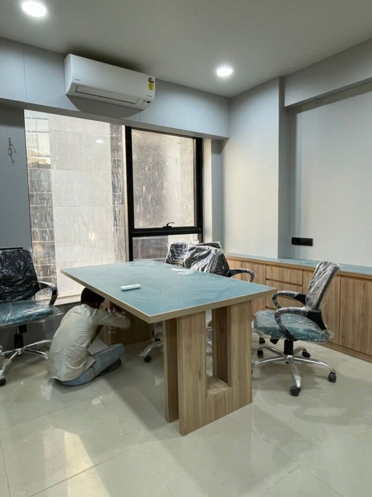 Team Area, goyal-palladium Commercial Office Space 873 Sq.Ft. In Makarba Ahmedabad 9727294