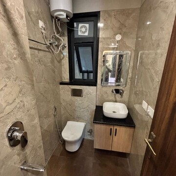 Bathroom in 2 BHK Builder Floor at Ansal Viceroy Luxury, Dlf Phase I – for Rent