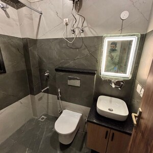 Bathroom in 2 BHK Builder Floor at Ansal Viceroy Luxury, Dlf Phase I – for Rent