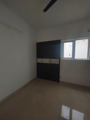 Room in 2.5 BHK Apartment at Gulshan Bellina, Sector 16 Greater Noida – for Sale