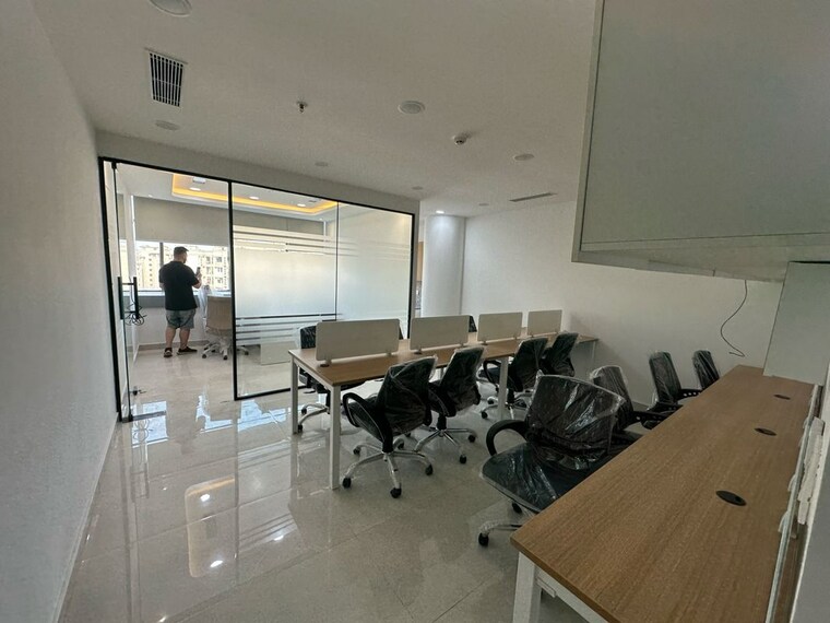Team Area, spaze-itech-park Commercial Office Space 1000 Sq.Ft. In Sispal Vihar Gurgaon 9727332