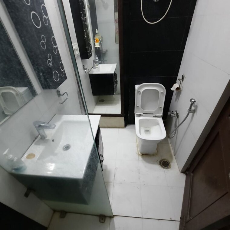 Bathroom, malviya nagar 2 Bedroom 900 Sq.Ft. Builder Floor In Malviya Nagar Delhi 9727353