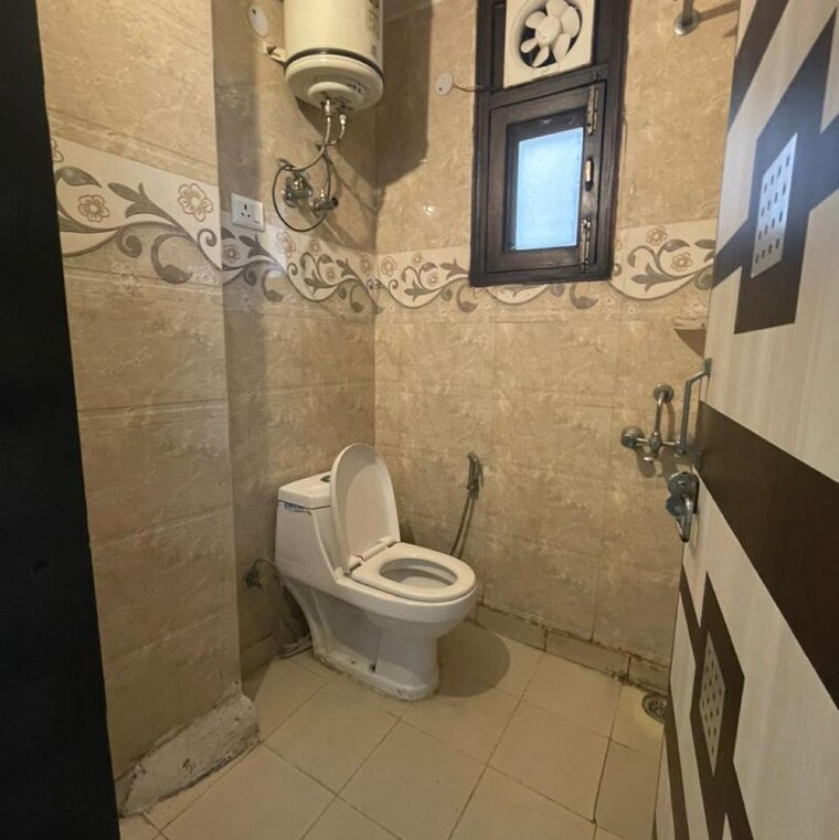 Bathroom, malviya nagar 2 Bedroom 750 Sq.Ft. Builder Floor In Malviya Nagar Delhi 9727363