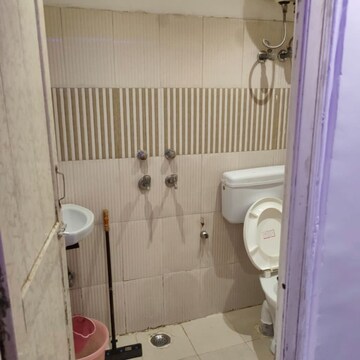 Bathroom in 1 BHK Builder Floor at Malviya Nagar – for Rent