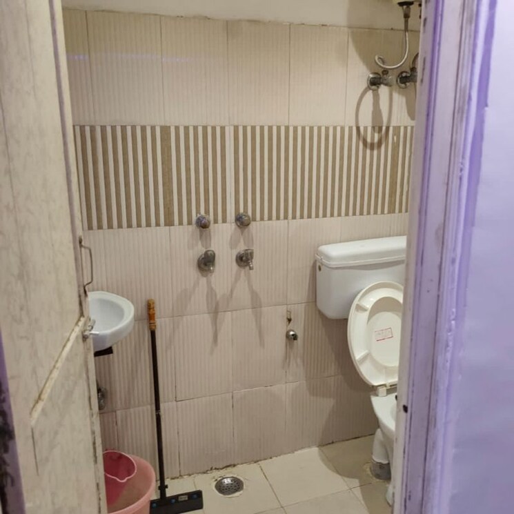 Bathroom, malviya nagar 1 Bedroom 550 Sq.Ft. Builder Floor In Malviya Nagar Delhi 9727371