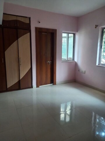 Room in 3 BHK Apartment at Morabadi – for Sale